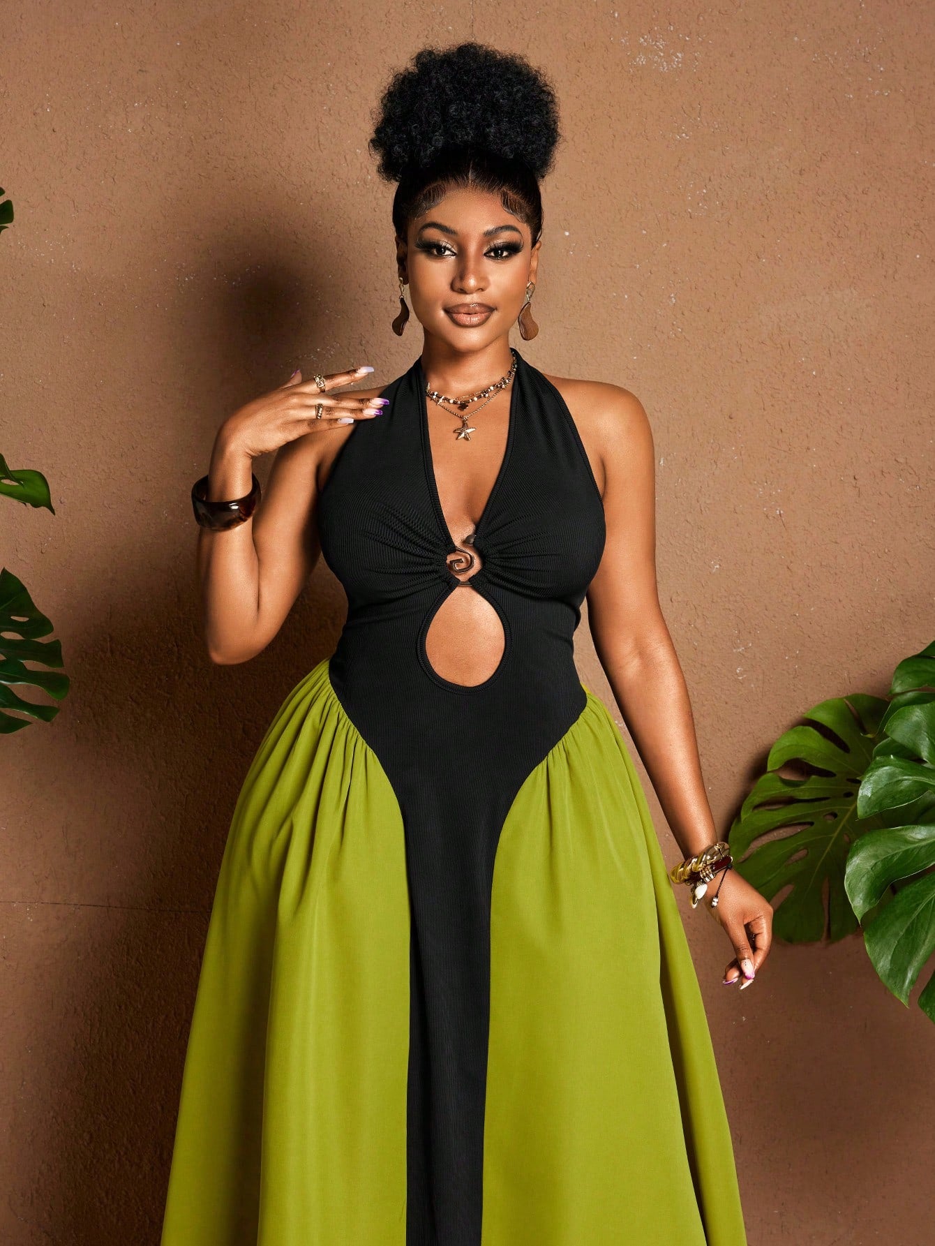 Plus size plunging neckline tied metal buckle contrast dress