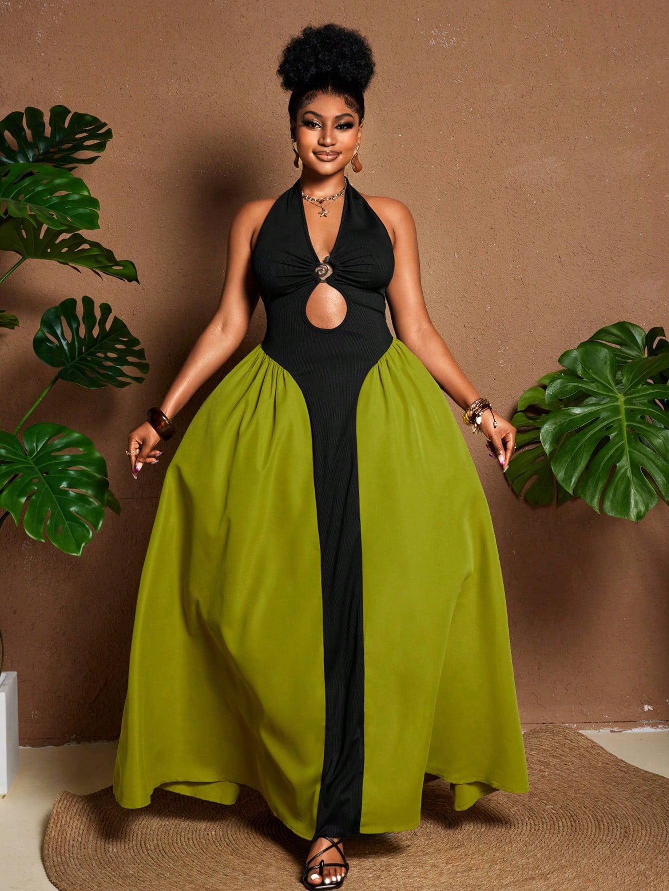Plus size plunging neckline tied metal buckle contrast dress