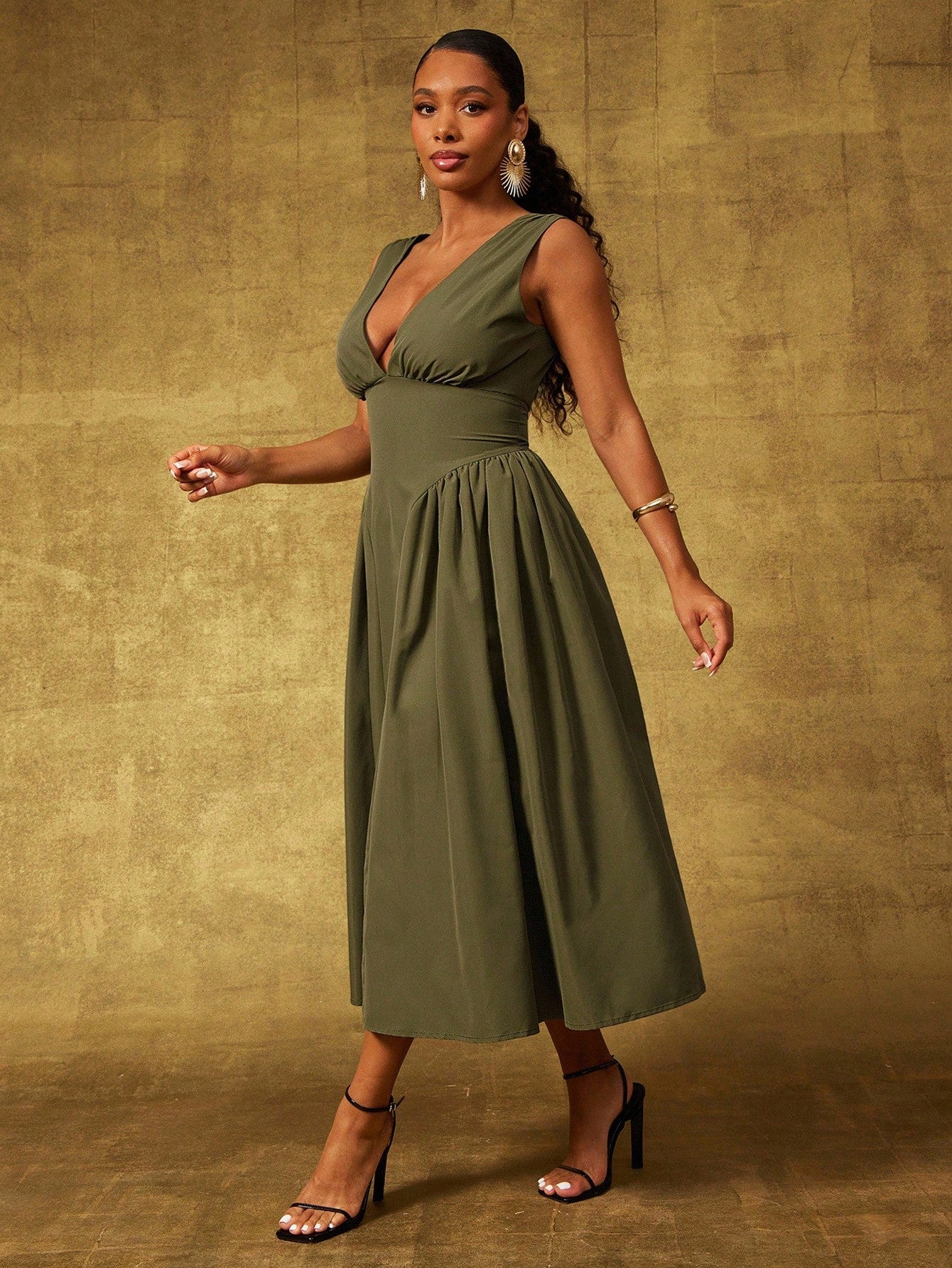 Plunge neck pleated midi dress