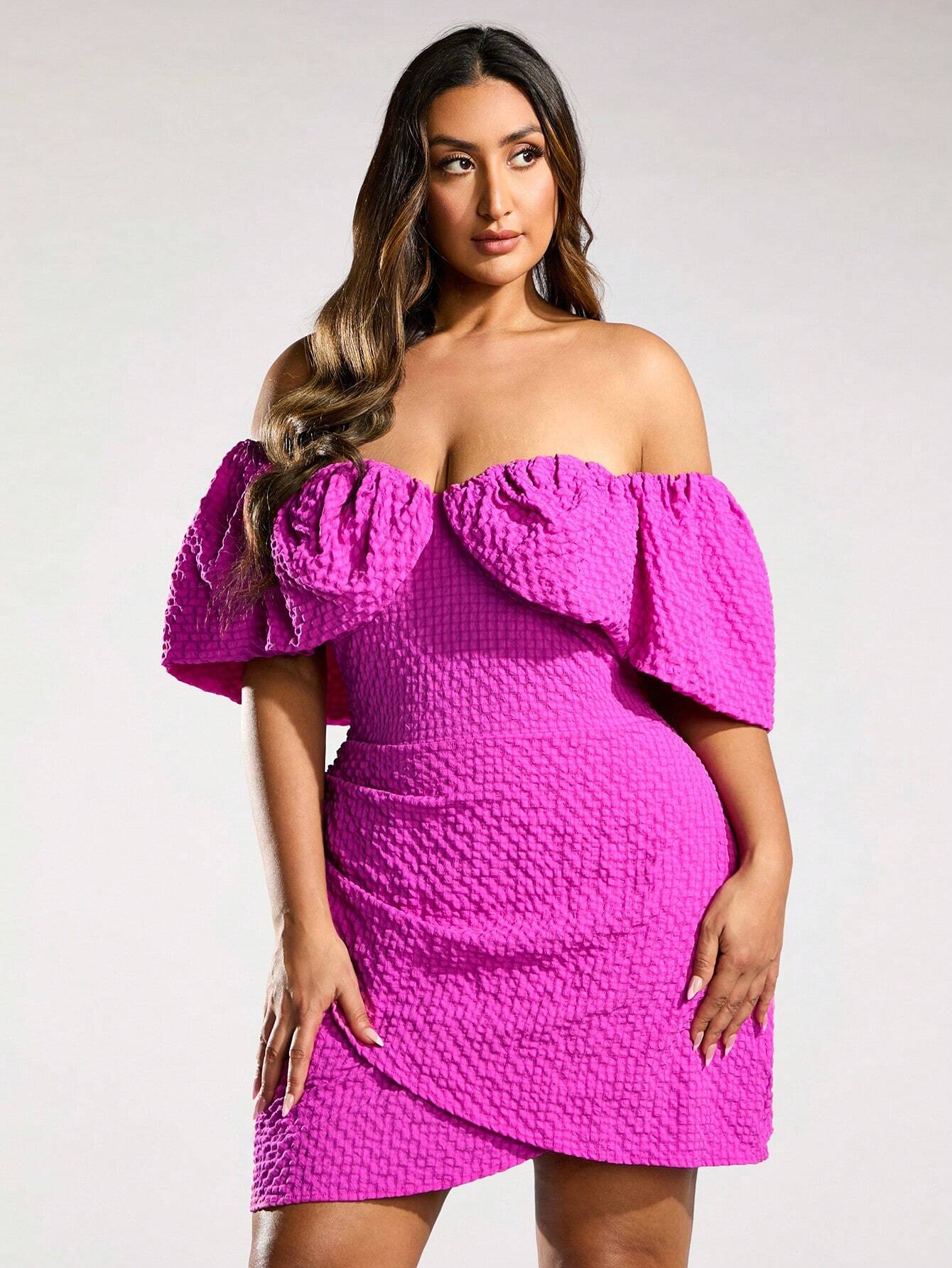 Plus-size puff sleeve textured fabric mini dress