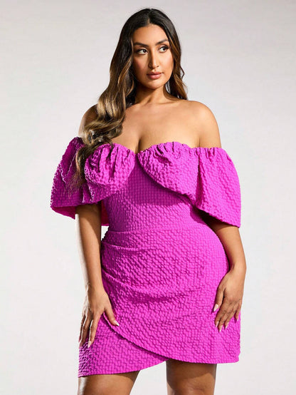 Plus-size puff sleeve textured fabric mini dress