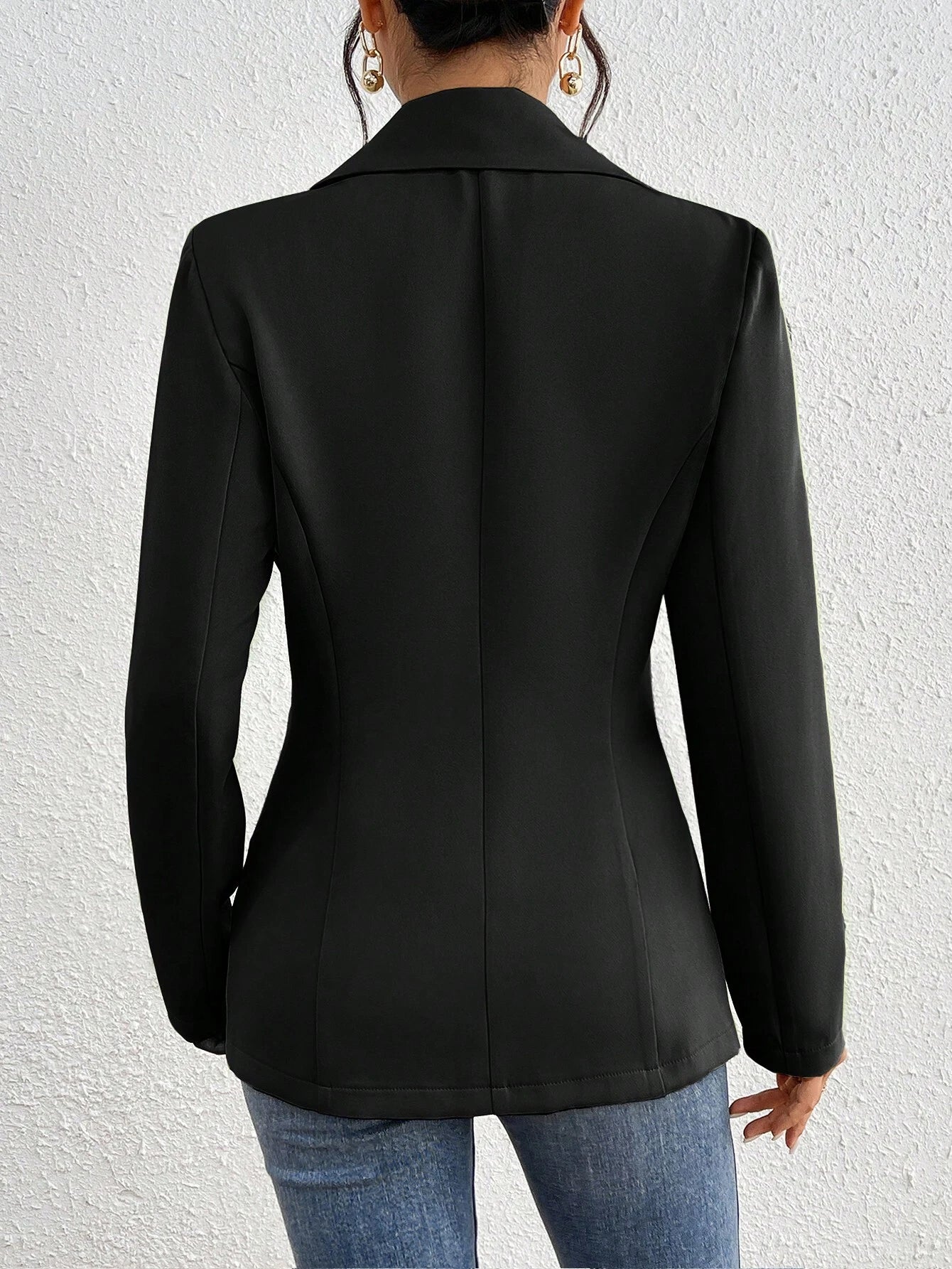 Single breasted waist cinching blazer