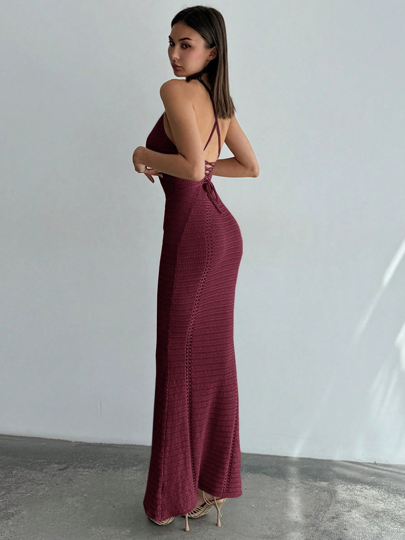 Backless maxi crotchet dress