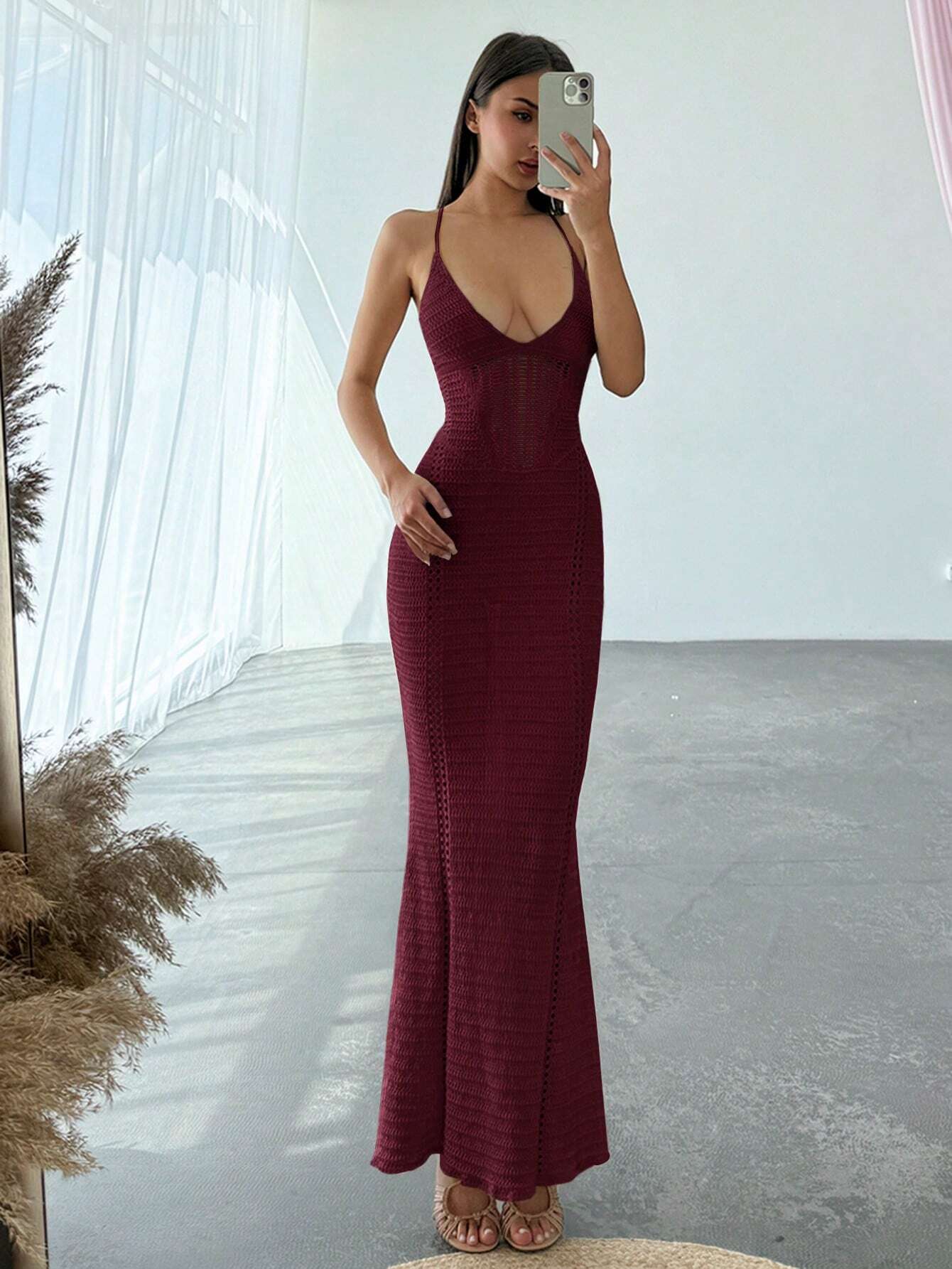 Backless maxi crotchet dress
