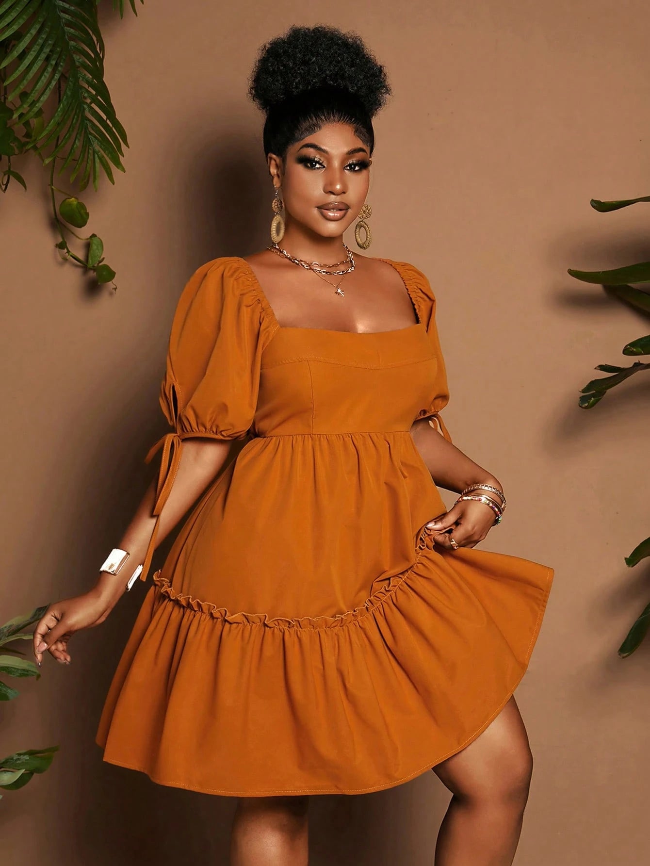 Plus-size puff sleeve tie back dress