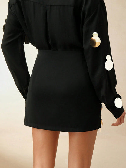 Sequin decorated mini skirt