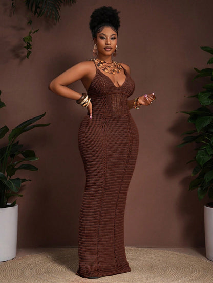 Plus-size backless maxi crochet dress