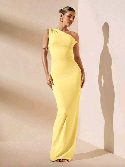 Off shoulder fitted maxi dress