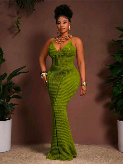 Plus-size backless maxi crochet dress