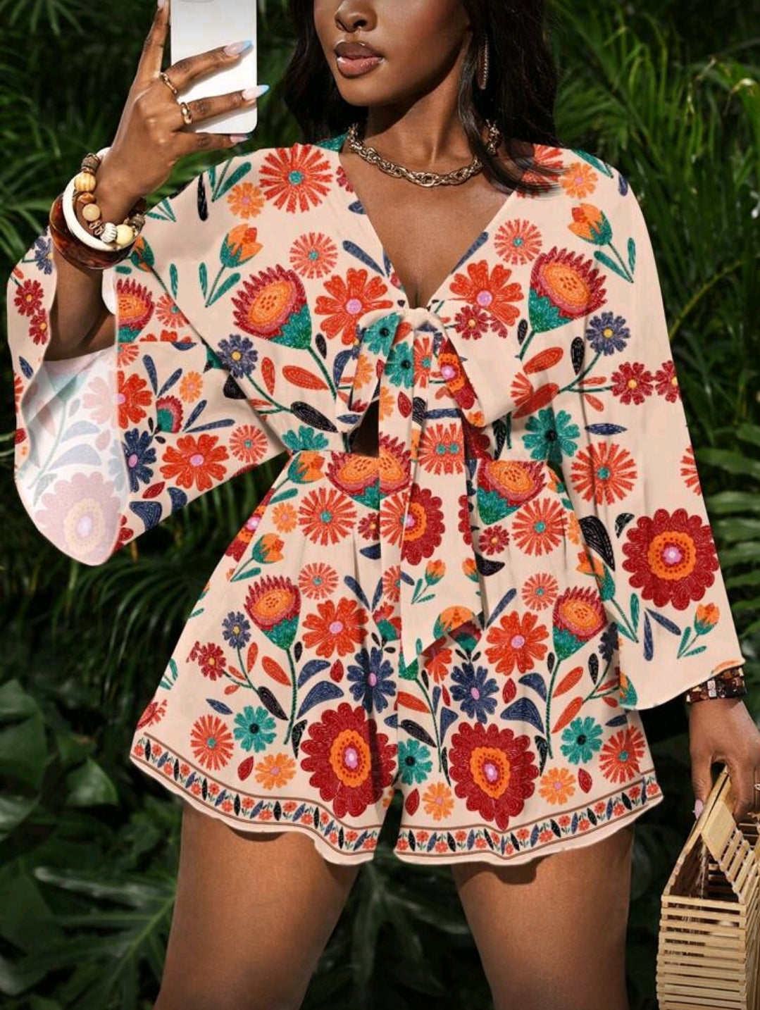 Plus- size v-neck loose romper