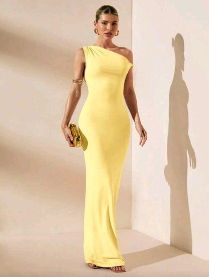 Off shoulder fitted maxi dress