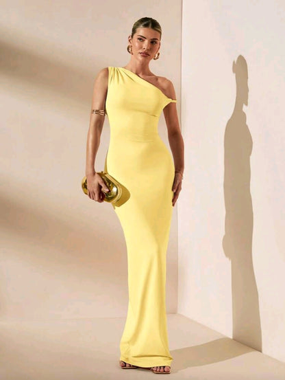 Off shoulder fitted maxi dress