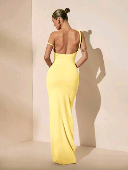 Off shoulder fitted maxi dress