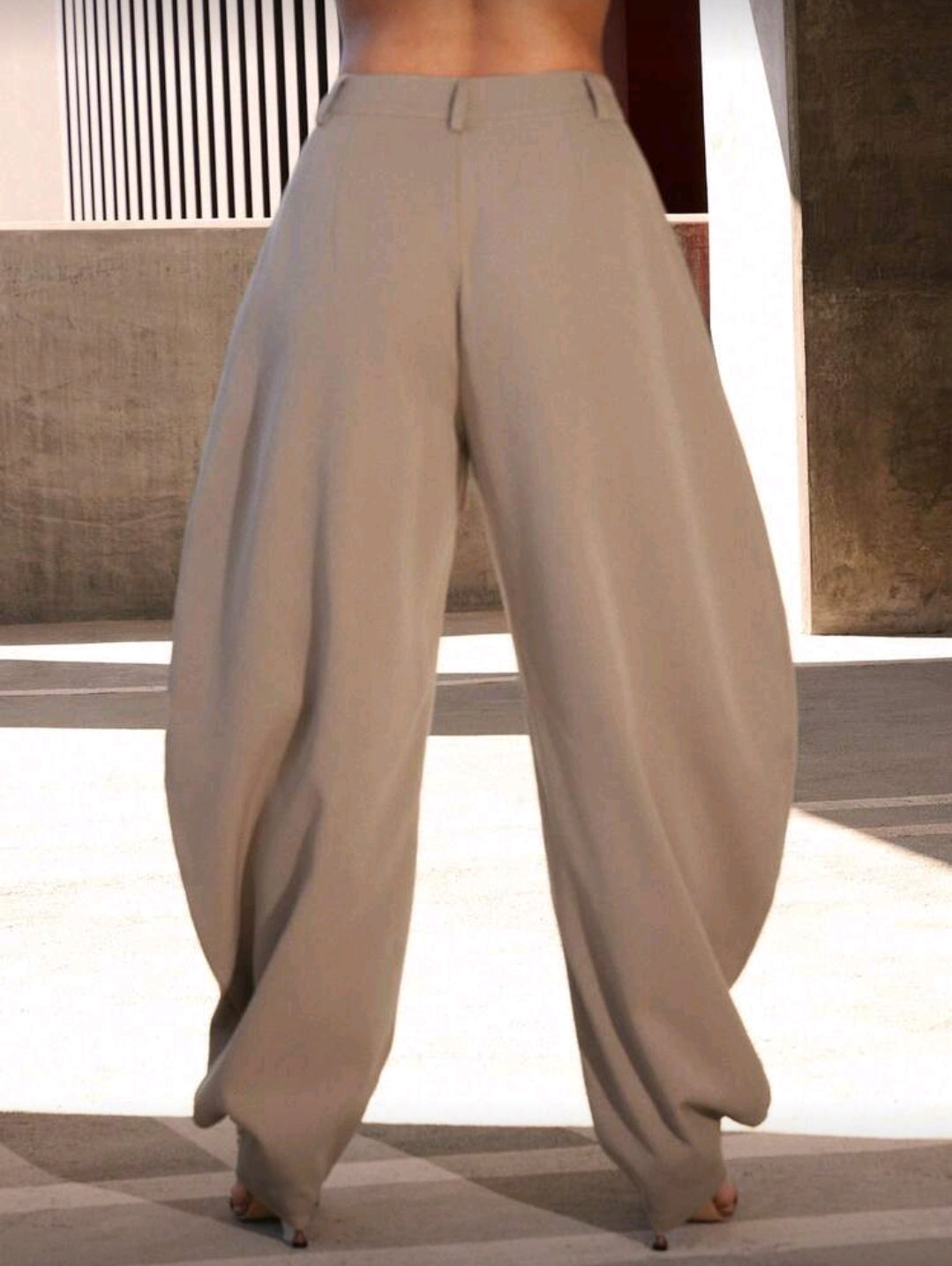 High waisted barrel pants